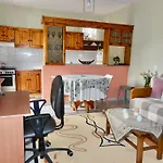 Quiet Mountain View Retreat Helicon, Lejlighed *