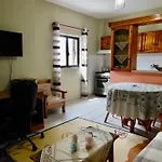 Lejlighed Quiet Mountain View Retreat Helicon, *
