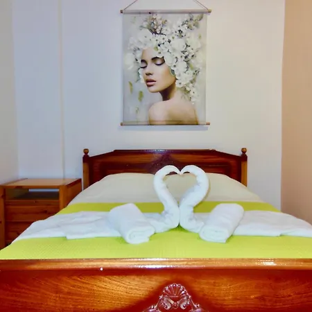 Lejlighed Quiet Mountain View Retreat Helicon, *