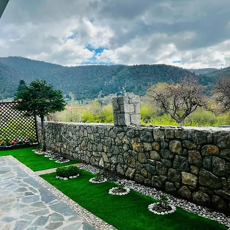 شقة Quiet Mountain View Retreat Helicon,