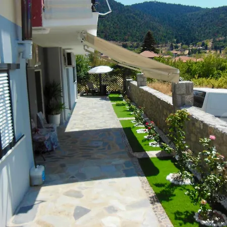 Quiet Mountain View Retreat Helicon,