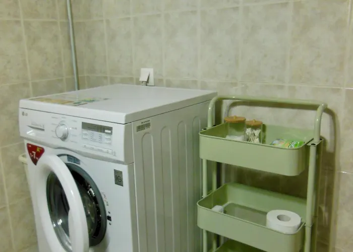 Quiet Mountain View Retreat Helicon, Apartment